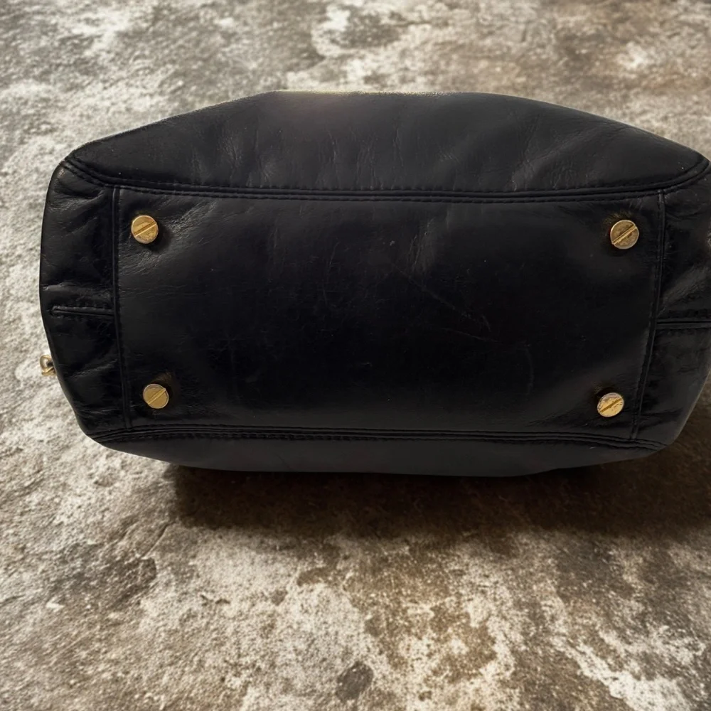 Michael Kors Alexis Medium Satchel Black - Picture 2 of 11